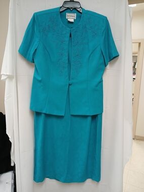 karin stevens Teal Embroidered Short-Sleeve Skirt Set